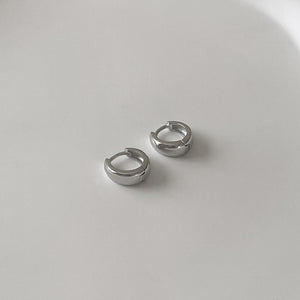 Bottom view of CHESI 925 sterling silver Mini Chunky Huggies with rhodium plating.