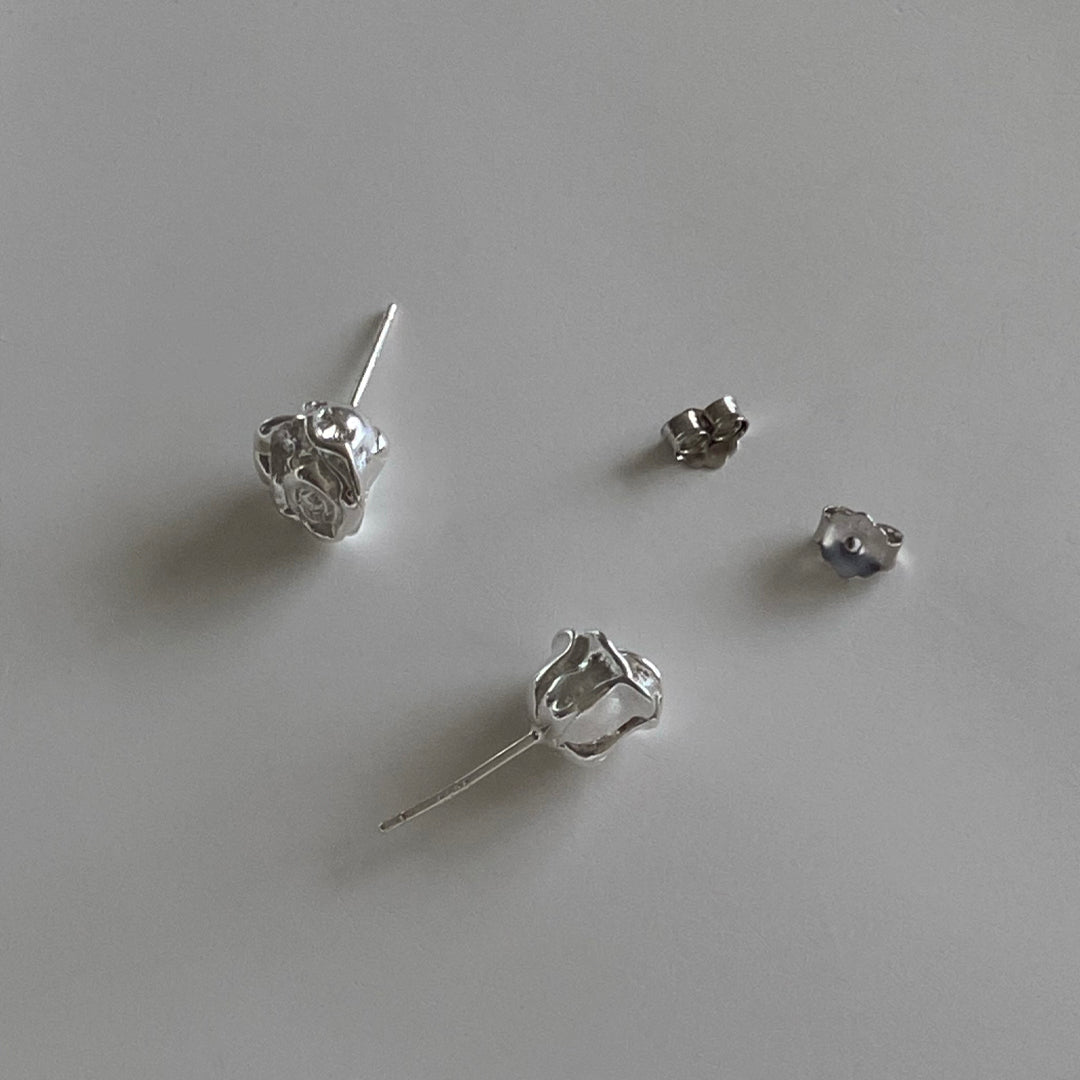 CHESI 925 sterling silver Rosy Studs showing push-back closure details.