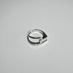 side view of silver interloop ring